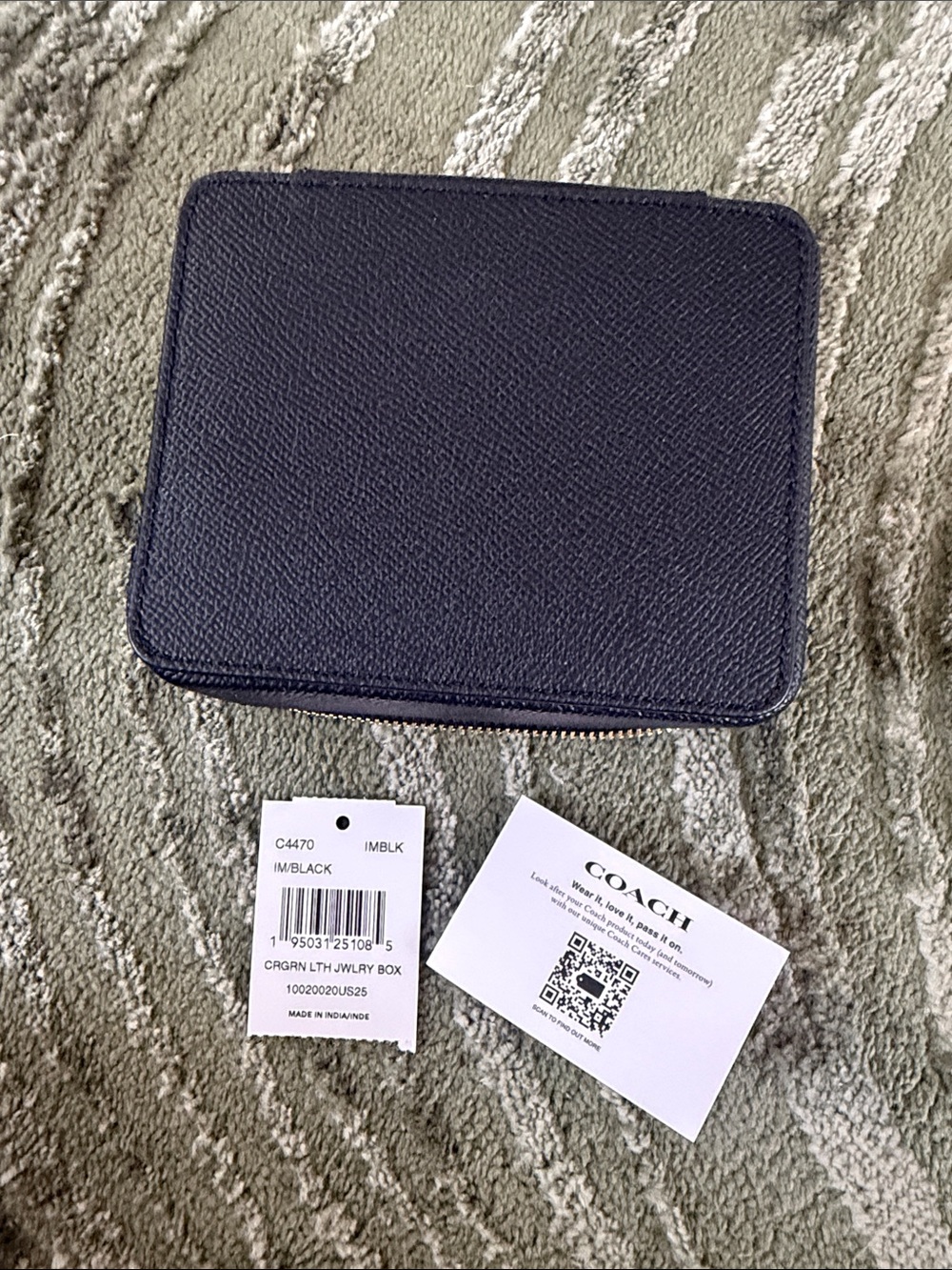 Coach Black Leather Zip Wallet with Gold Tone Logo - Picture 4 of 4
